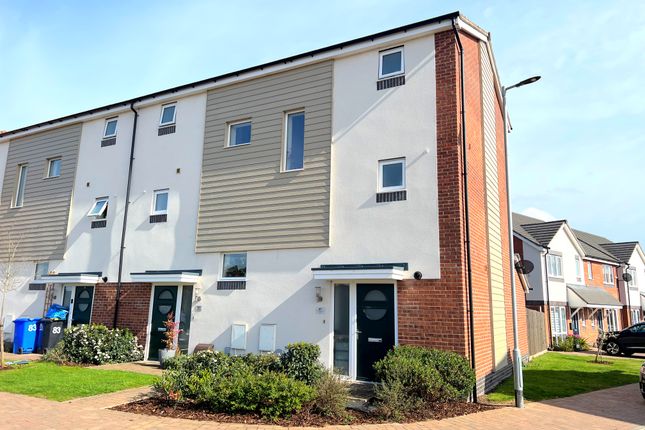 3 bedroom town house for sale