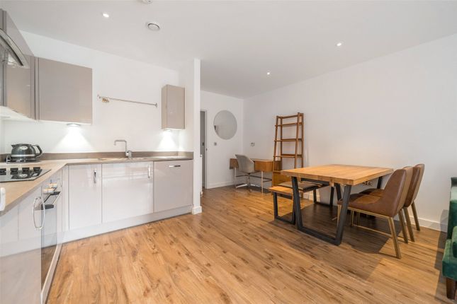 Rolfe Terrace, London 2 bed apartment for sale