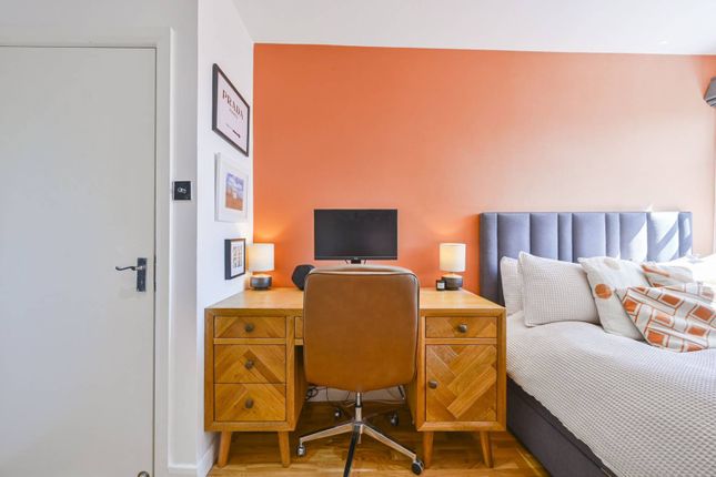 Brondesbury Villas, Queen's Park... 2 bed flat for sale
