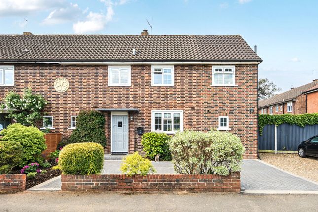 Brookfield Gardens, Claygate, KT10 3 bed semi