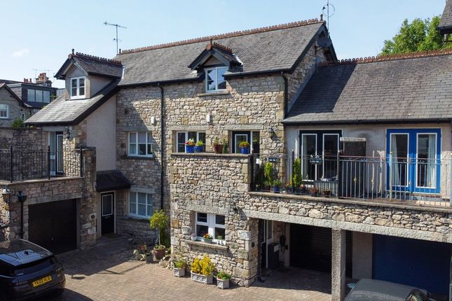 4 bedroom town house for sale