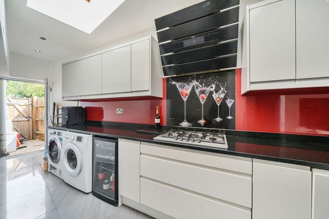 Kingsmead Avenue, London NW9 4 bed end of terrace house for sale
