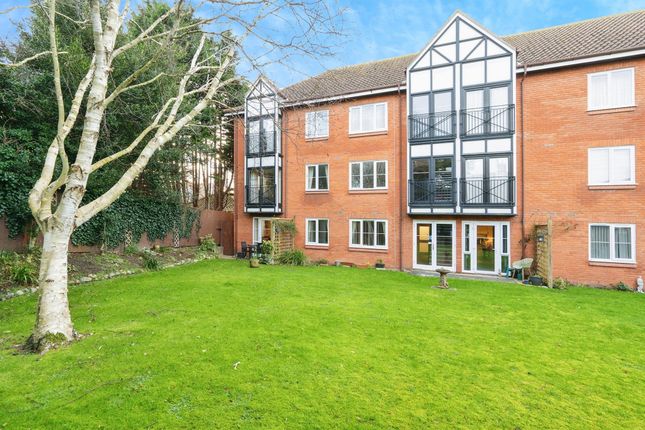 2 bedroom ground floor flat for sale