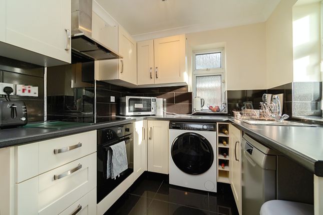2 bedroom maisonette for sale