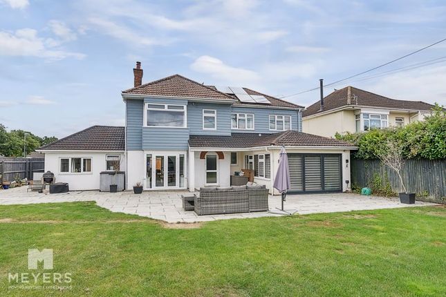 5 bed detached house