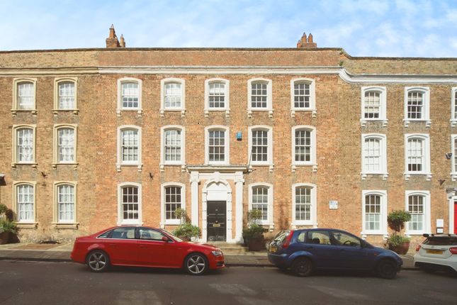 2 bed flat
