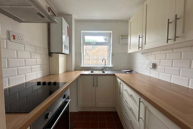 Abbots Field, Gravesend, Kent, DA12 1 bed semi