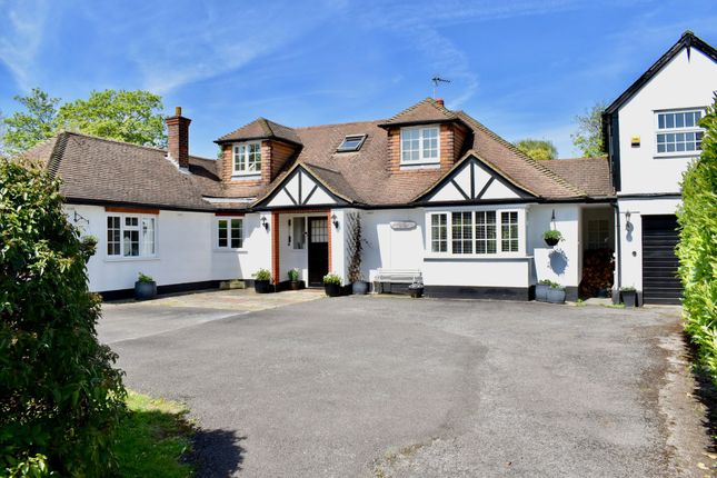 Skinners Lane, Ashtead KT21 4 bed detached house for sale