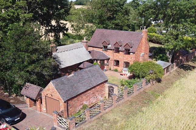 Lichfield Road, Burntwood WS7 4 bed detached house for sale