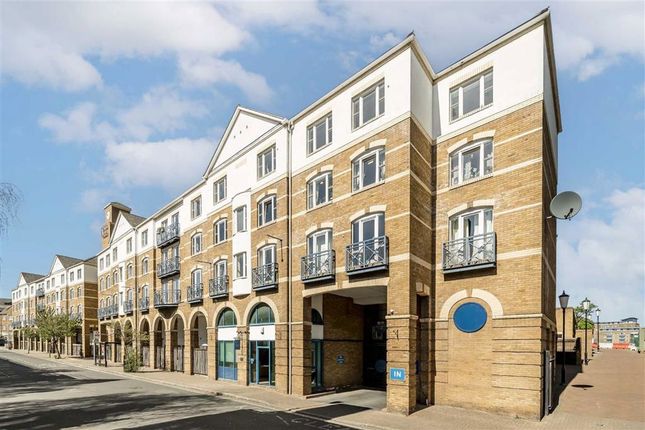 Rotherhithe Street, London SE16 2 bed flat for sale