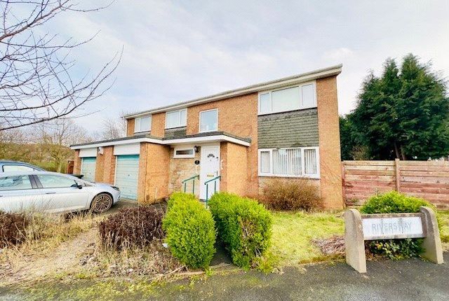 6 bed detached house