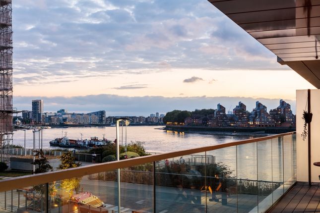 Atlantic Point, Harrison Walk, SE10 2 bed apartment for sale