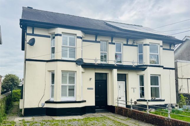 Heol Cennen, Ffairfach, Llandeilo 3 bed semi