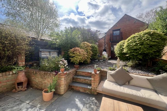 West Street, Weedon, NN7 4QU 4 bed barn conversion for sale