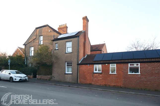 5 bedroom end of terrace house for sale