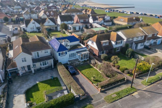4 bed detached house