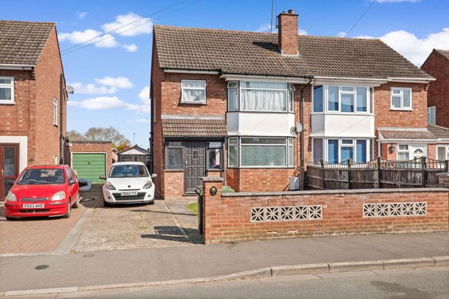 23 Ambrose Close, St. John's... 3 bed semi