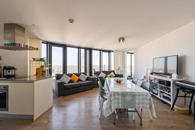 Unex Tower, Stratford, London, E15 3 bed flat for sale