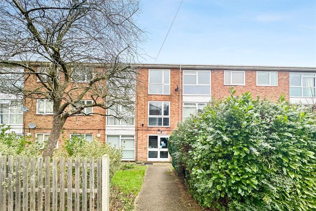 Old Castle Walk, Gillingham, Kent, ME8 2 bed flat for sale