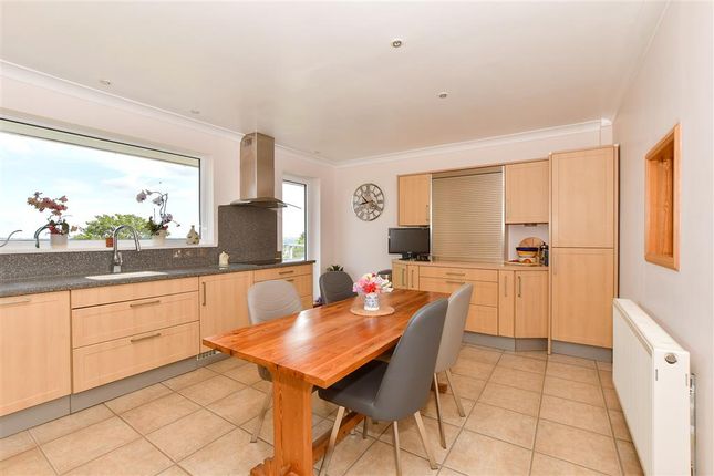 4 bed detached house