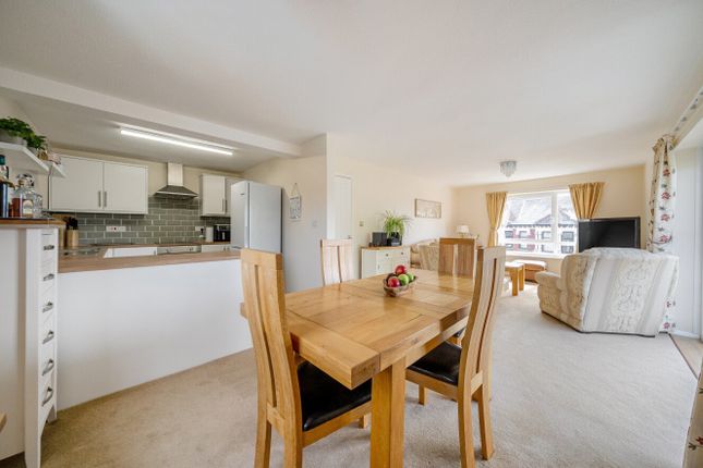 2 bed flat