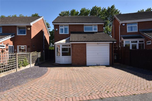 Oakdale Meadow, Leeds, West Yorkshire 3 bed detached house for sale