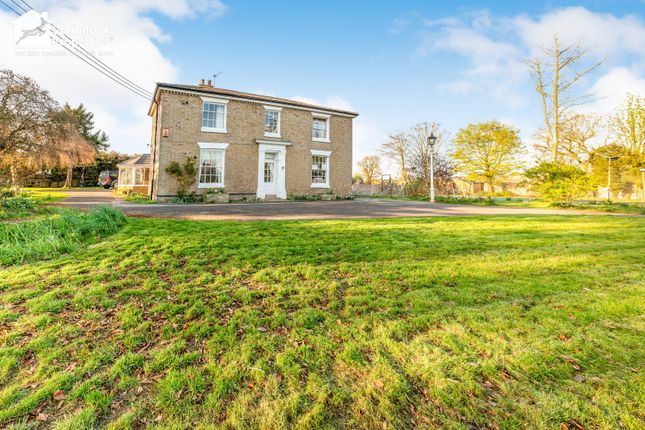 5 bed detached house
