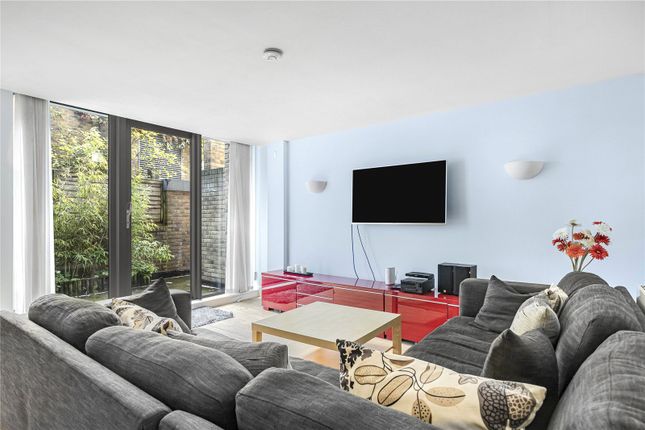 Kings Cross Road, London, WC1X 2 bed maisonette for sale