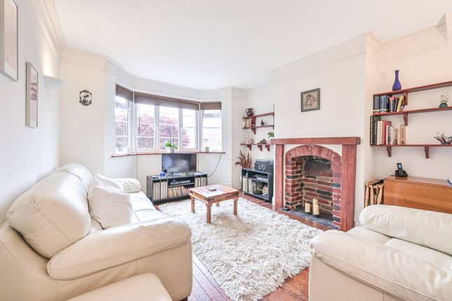 Nether Street, Finchley Central... 2 bed maisonette for sale