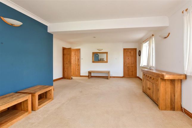 3 bed detached bungalow