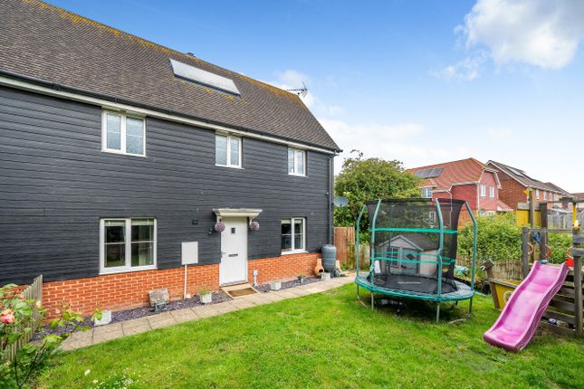 Buttercup Avenue, Minster on Sea... 3 bed semi