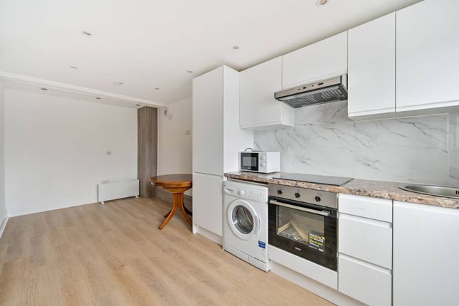 Gunnersbury Avenue, Ealing, W5 Studio for sale
