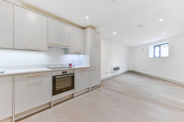 Norbury Crescent, Norbury, London, SW16 1 bed flat for sale