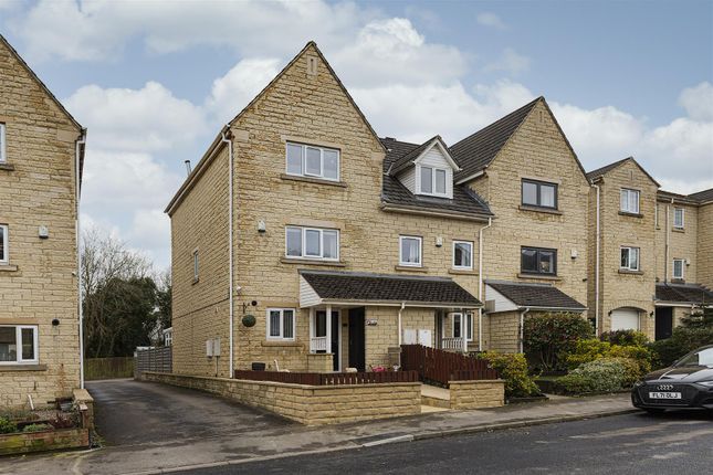Prospect Road, Huddersfield HD3 3 bed end of terrace house for sale