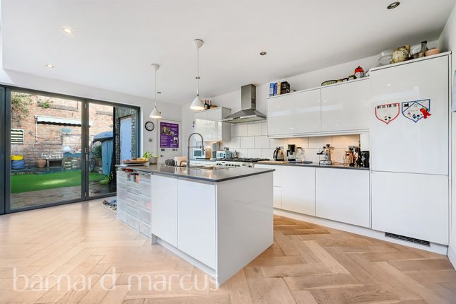 4 bed end terrace house