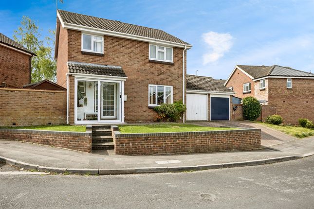4 bed detached house