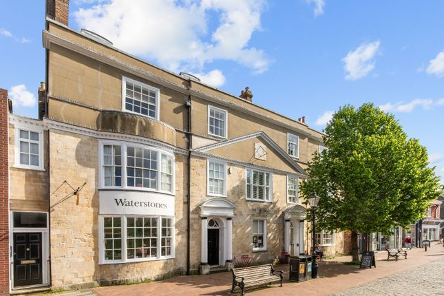 220 High Street, Lewes, East Sussex, BN7 2 bed apartment for sale