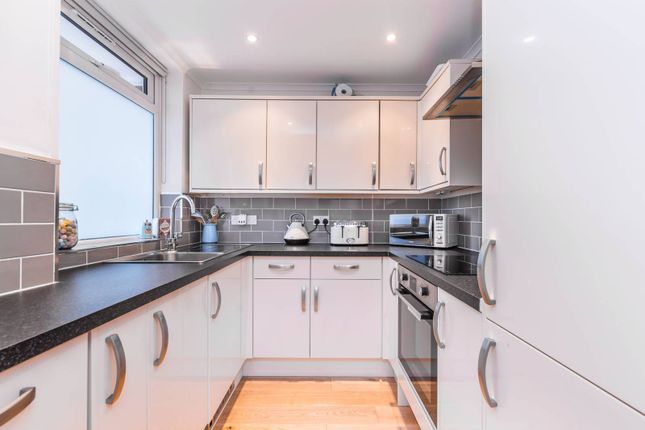 Crouch End Hill, Crouch End, London, N8 1 bed flat for sale