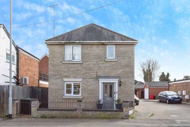 3 bed detached house