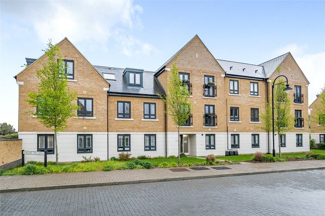 Orchard Farm Avenue, East Molesey... 2 bed flat for sale