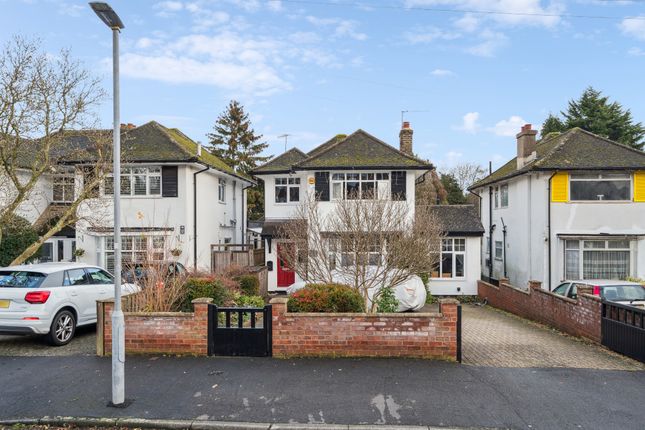 4 bed detached house