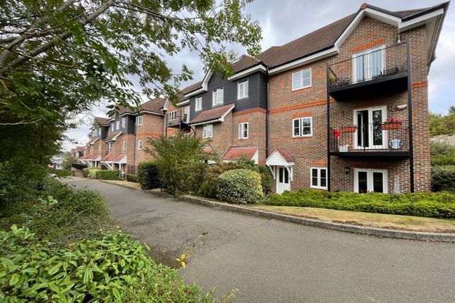 Freer Crescent, High Wycombe HP13 2 bed apartment for sale