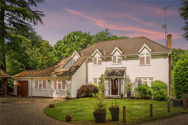5 bedroom semi-detached house for sale
