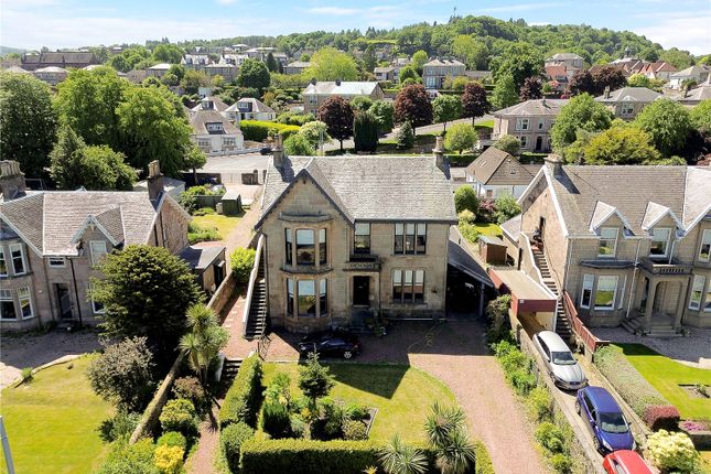 4 bed flat