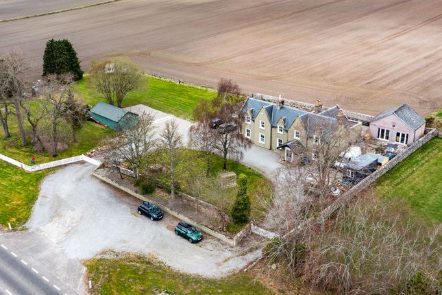 6 bedroom detached house for sale