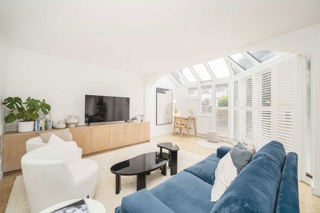 Ernest Gardens, London W4 3 bed terraced house for sale