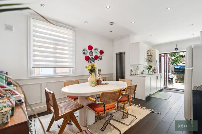Drayton Road, London NW10 3 bed apartment for sale