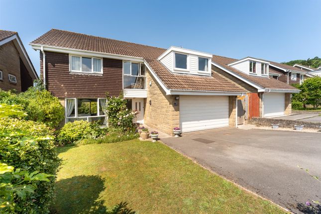 4 bed detached house
