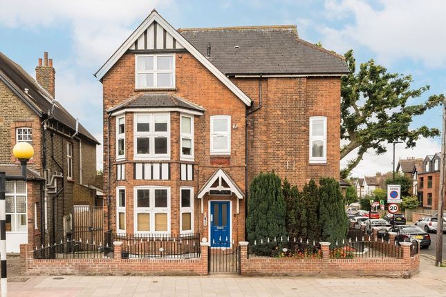 Mitcham Lane, London SW16 2 bed flat for sale