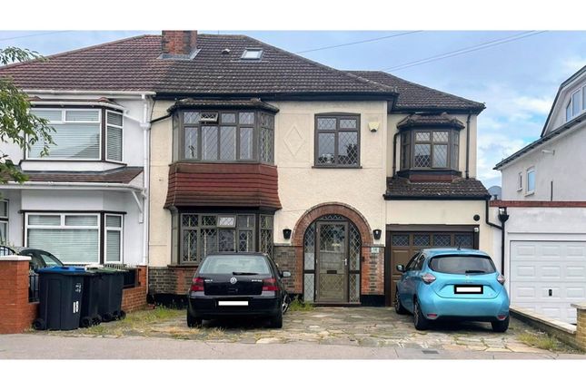 6 bed semi-detached house